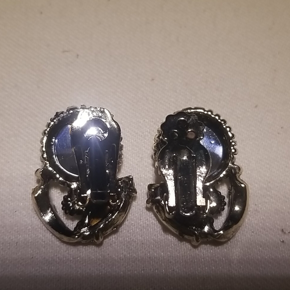 Vintage costume ruby and moonstone clip earrings - Picture 2 of 2